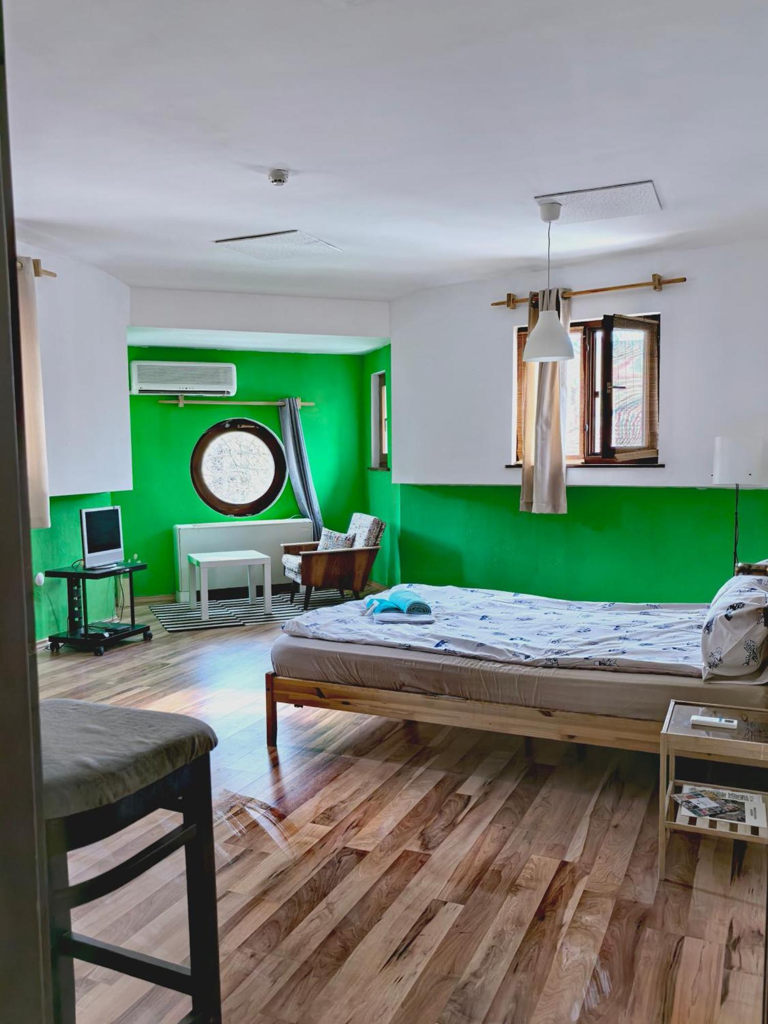 4 Rooms พลอฟดิฟ ภายนอก รูปภาพ